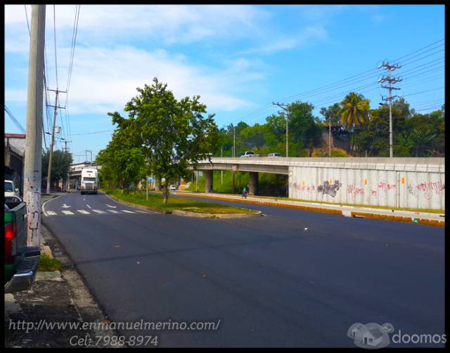Bodega sobre boulevar Venezuela - 3