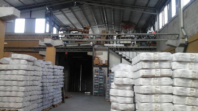 BODEGA CON OFICINAS EN SANTA TECLA - 1