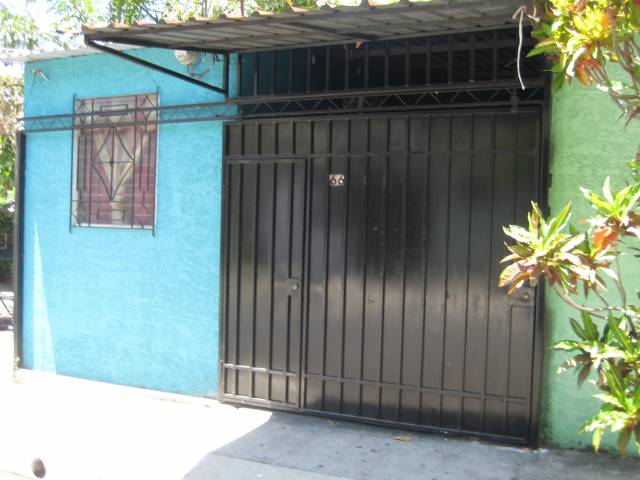 VENTA DE CASA EN RESID. ANDALUCIA ENTRE MEJICANOS Y AYUTUXTEPEQUE - 1