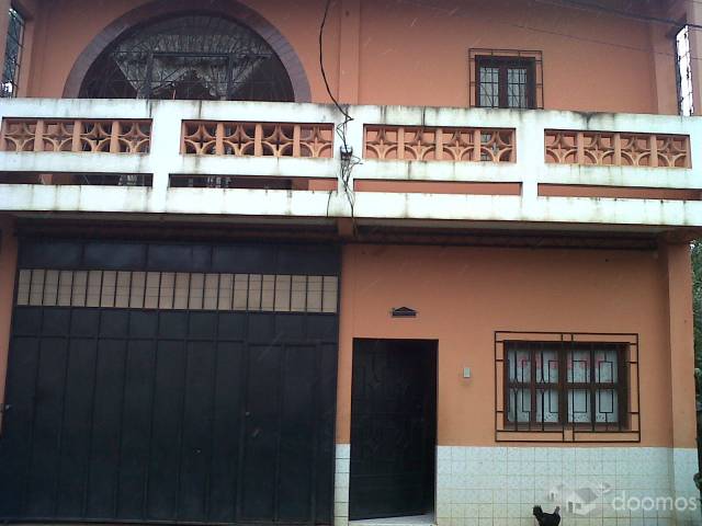 vendo casa en ciudad barrios de 2 niveles primer nivel: sala principal,comedor social, cocina con pantry, baño, cochera para 2 vehículos. segunda planta: 4 habitaciones .2 con closeth, - 1