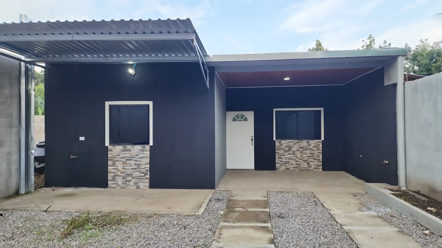 Casa nueva en venta en Santa Ana, San Mauricio, 3 habitaciones y parqueo para 3 vehículos - 1